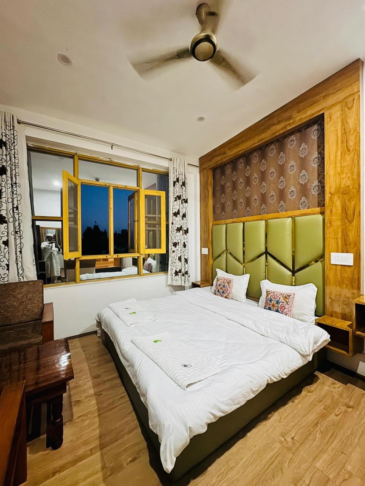 Gulmarg Gs Residency Hotel Esterno foto